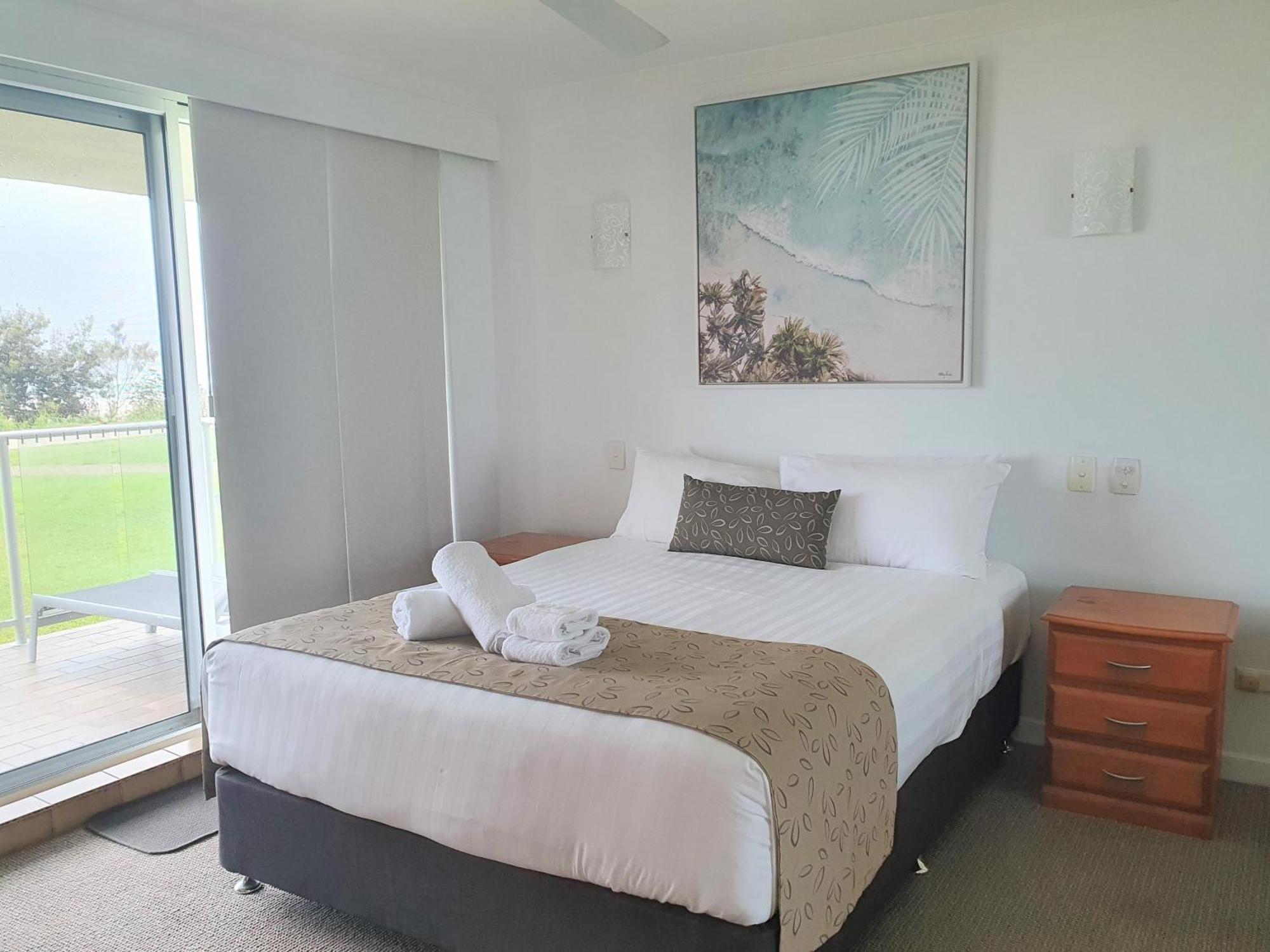 Pacific Surf Absolute Beachfront Apartments Голд-Кост Экстерьер фото