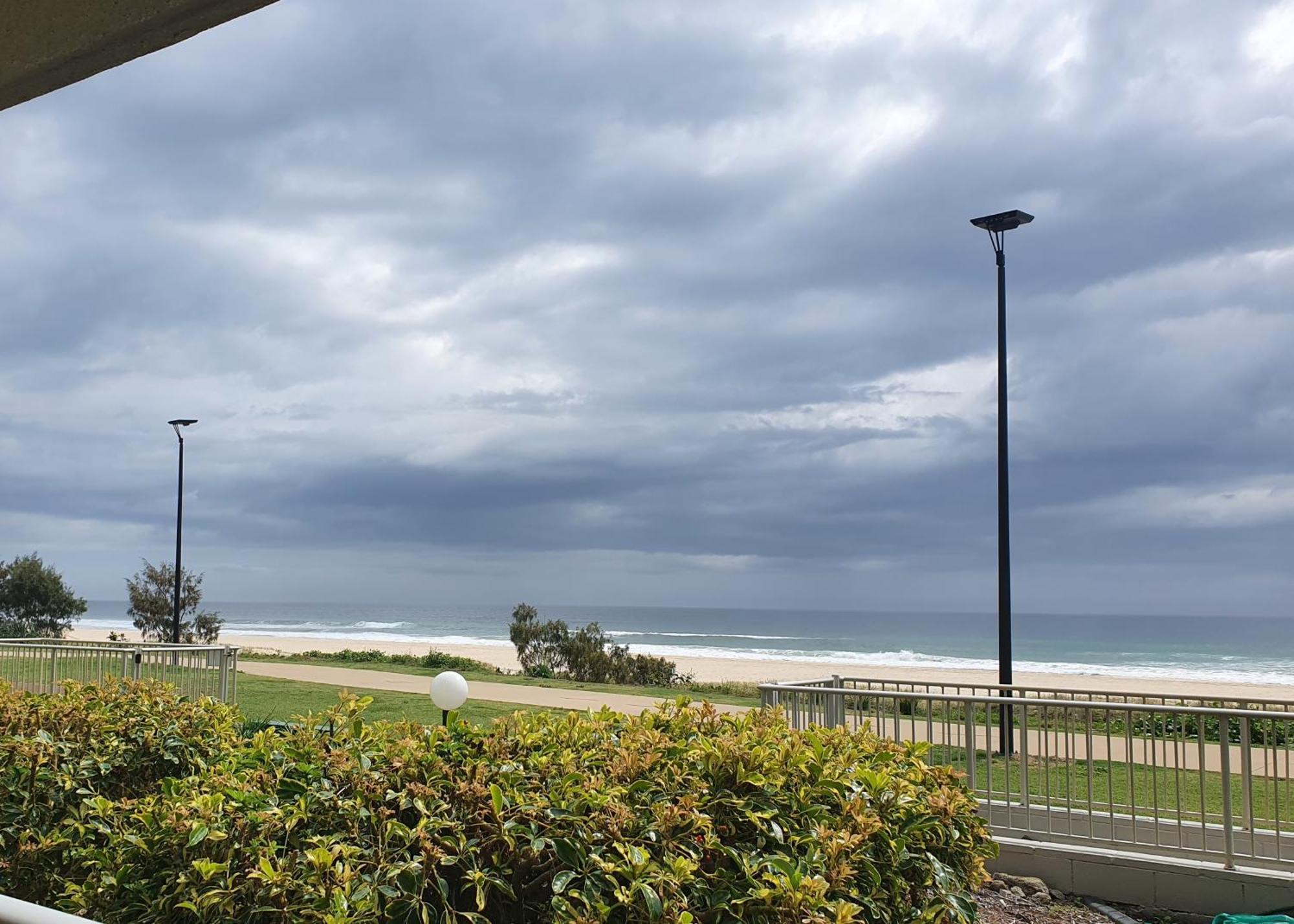 Pacific Surf Absolute Beachfront Apartments Голд-Кост Экстерьер фото