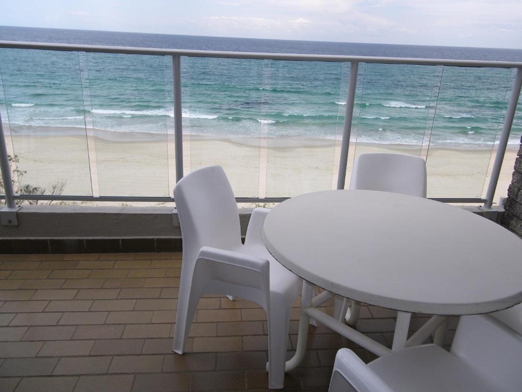 Pacific Surf Absolute Beachfront Apartments Голд-Кост Экстерьер фото