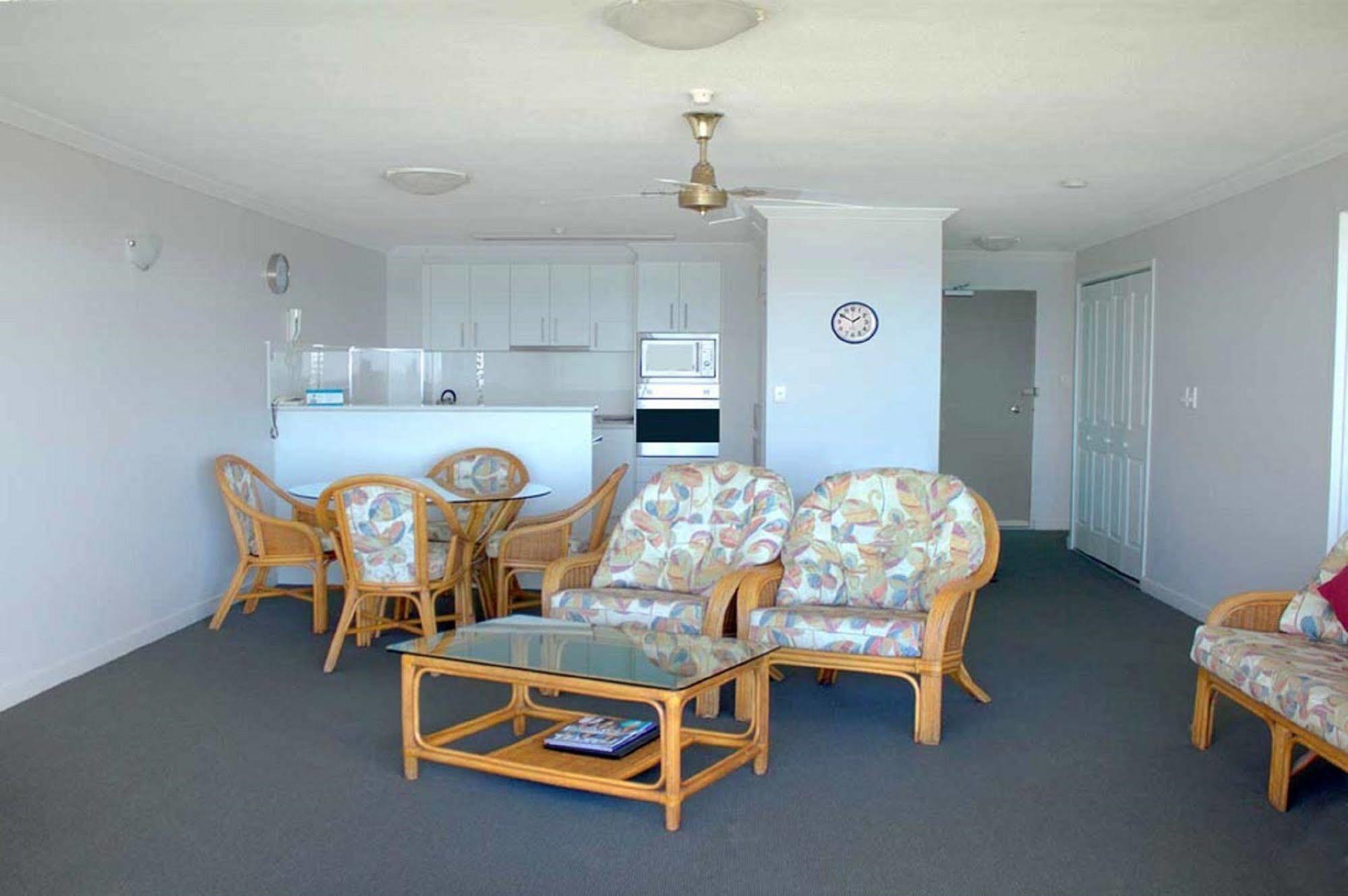 Pacific Surf Absolute Beachfront Apartments Голд-Кост Экстерьер фото