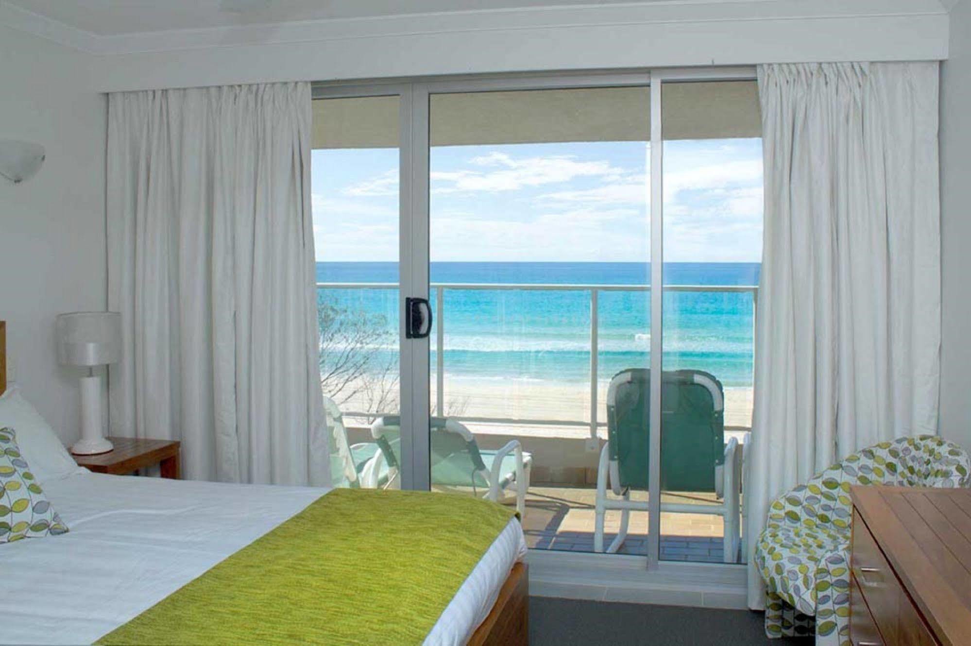 Pacific Surf Absolute Beachfront Apartments Голд-Кост Экстерьер фото